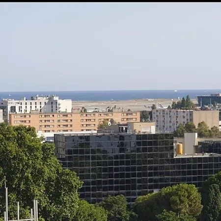 Grand 5 Chambres, 5 Television , 95 M2, Vue Mer, Tramway Sur Place, Gare Train 2 Min, Aeroport 5 Min , Large 5 Bedrooms, 5 Televisions, 95 M2, Sea View, Tram On Site, Train Station 2 Mins, Airport 5 Mins * Nizza