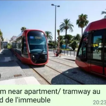 Grand 5 Chambres, 5 Television , 95 M2, Vue Mer, Tramway Sur Place, Gare Train 2 Min, Aeroport 5 Min , Large 5 Bedrooms, 5 Televisions, 95 M2, Sea View, Tram On Site, Train Station 2 Mins, Airport 5 Mins Appartamento