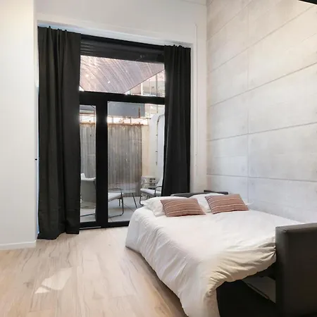 Loft Industriel Avec Terrasse Et Filet Suspendu A Cimiez 니스