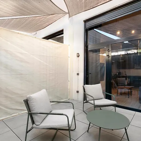 Loft Industriel Avec Terrasse Et Filet Suspendu A Cimiez
