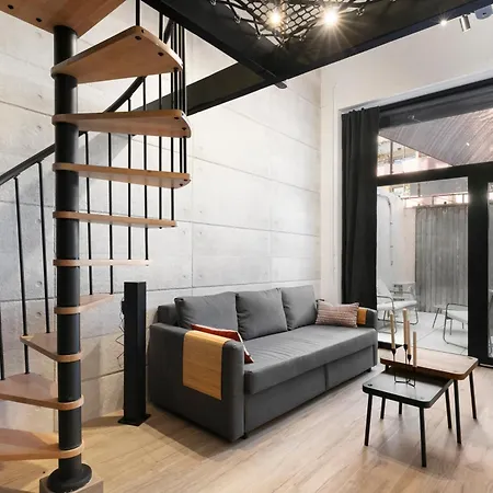 Loft Industriel Avec Terrasse Et Filet Suspendu A Cimiez 아파트 *