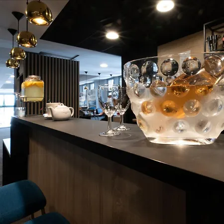 Nemea Arenas Aeroport 公寓式酒店 4*