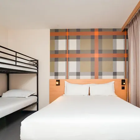 Easyhotel Old Town Ξενοδοχείο 2*