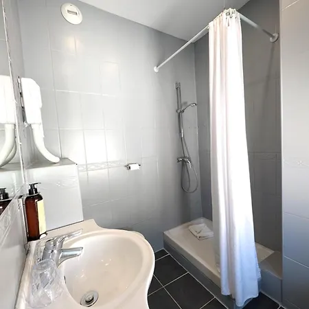 Hotel H33 2*