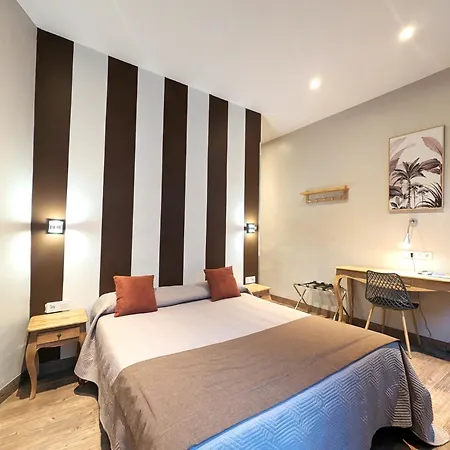 Hotel H33 2*
