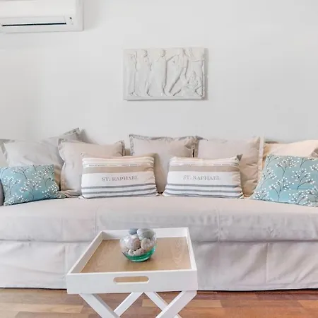 Apartment La Prom - A Two Bedroom With A Sea View
