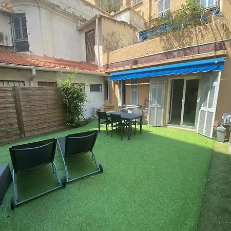4 Personnes Grande Terrasse Dans Le Carré D Or à