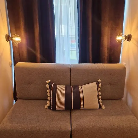 Apartment A 2 Pas De La Promenade Des