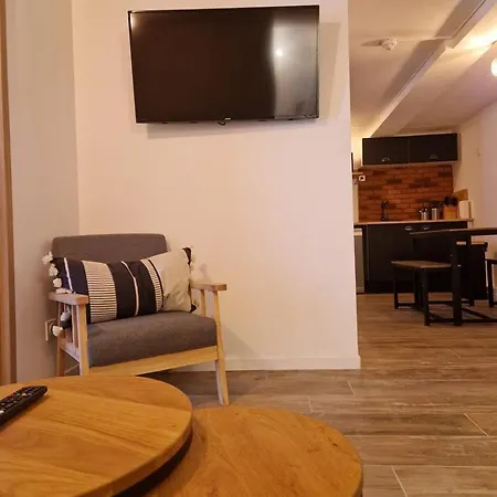 A 2 Pas De La Promenade Des Apartment *
