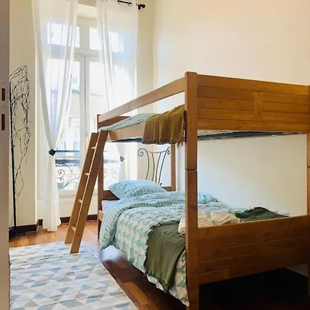 Eugenie Hyper Center 3 2 Bedrooms