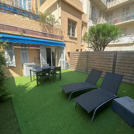 4 Personnes Grande Terrasse Dans Le Carré D Or à * Nizza