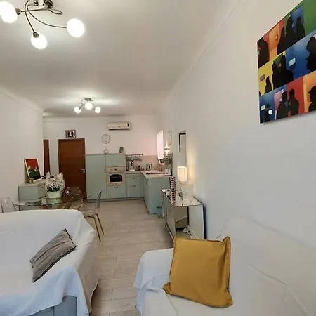 Lympia - & Ferry By Foot Balcony - By Tgb Apartment