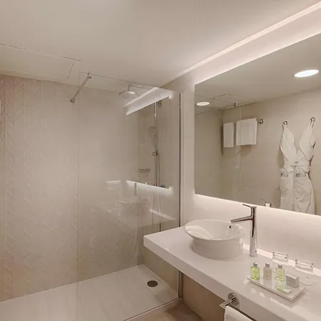 Hotel Nh 4*