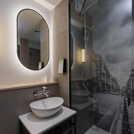 Campanile Aeroport Hotell