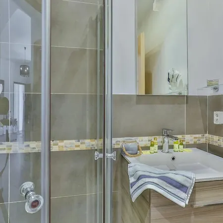 公寓 France 82 D - 2 - Terrace - 1 Min To The Sea 尼斯