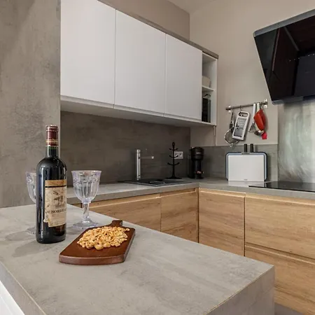 Joffre 49-d - Charming 2 Bedroom - Carre D'or *