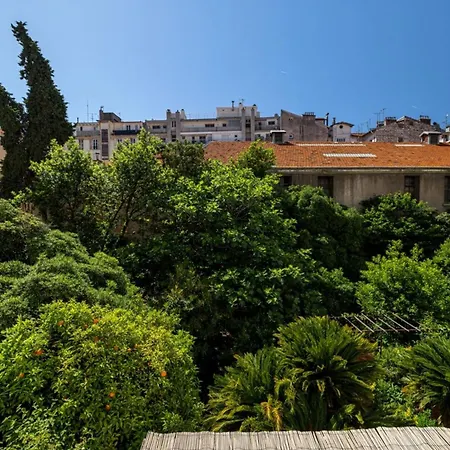 Joffre 49-d - Charming 2 Bedroom - Carre D'or