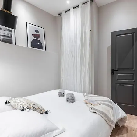La Croix - Old Town Modern - 2 Bedrooms * Ницца
