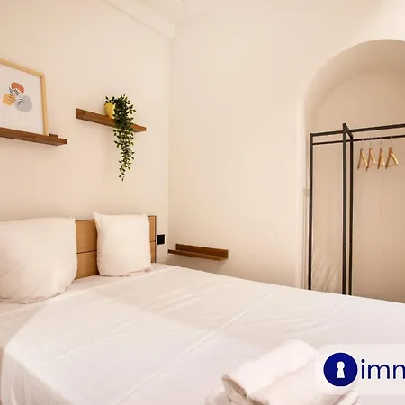 Air-conditioned In Old Nice