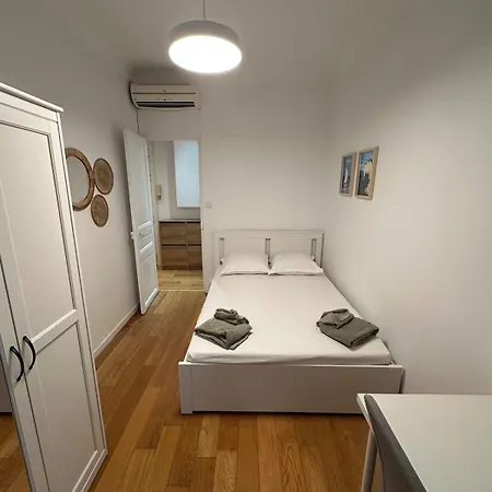 3 Bedroom Center 公寓 *