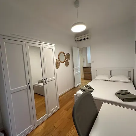 公寓 3 Bedroom Center 尼斯