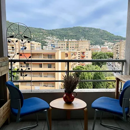 아파트 Modern Flat 니스