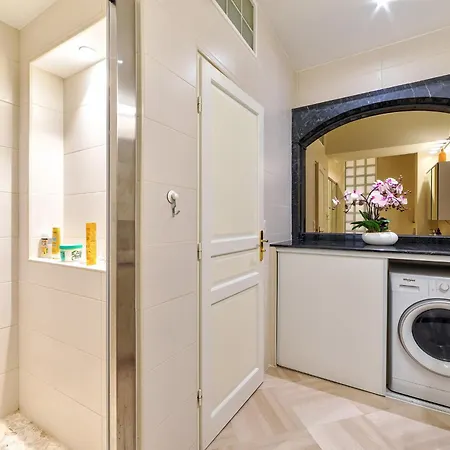 Elegant In Centre With Grand Terrace Nice
