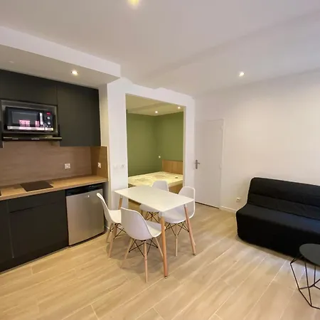 Apartment Superbe Avec Coin Nuit Vieux ! Nice