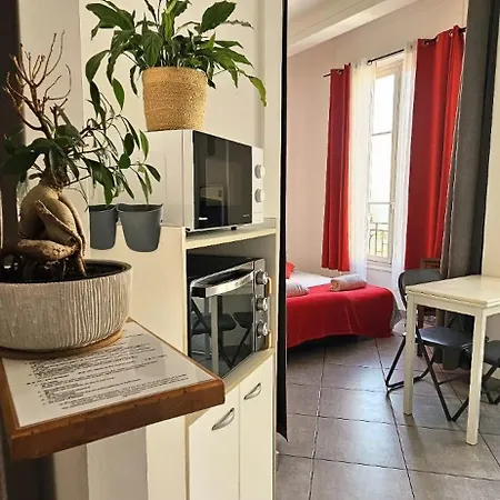 Cocoon Moderne, Close To Train Station & Shops דירה ניס