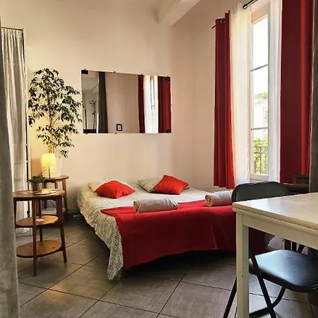 דירה Cocoon Moderne, Close To Train Station & Shops *
