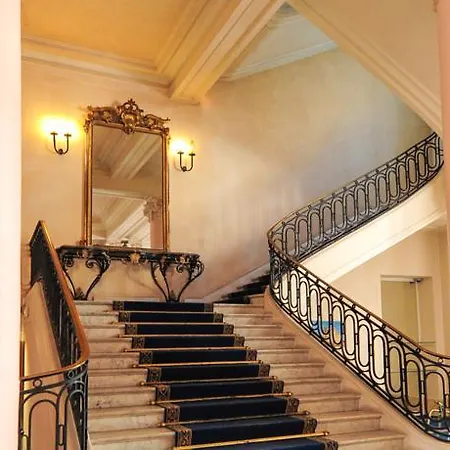 Le Royal Res. Negresco Five Stars House * Nizza
