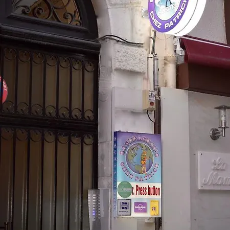 Backpackers Chez Patrick Nizza