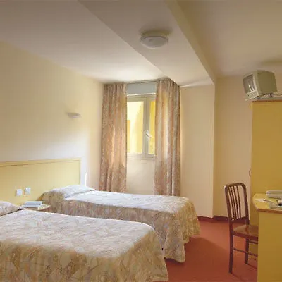 Mini-hôtel Share 3*