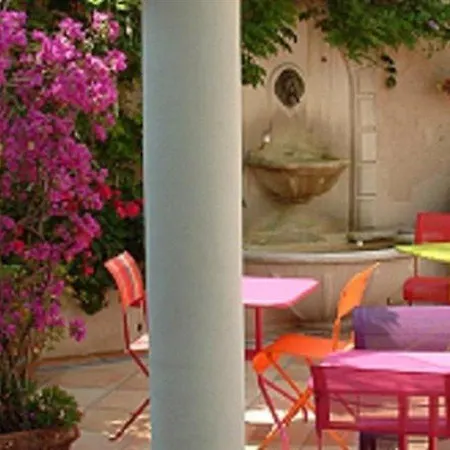 Hotel De La Fontaine 3*