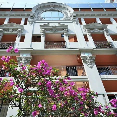 Avenue Des Fleurs Apartment