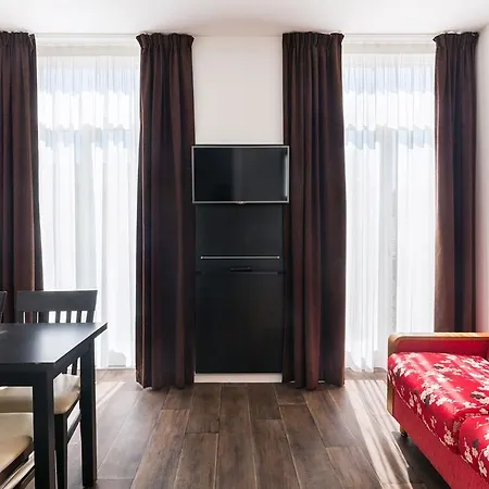 The Jay By Happyculture 4* Nice
