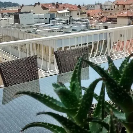 Val Roya Terrasse Apartment *