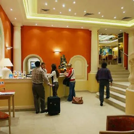 Share Mini-hôtel Nice