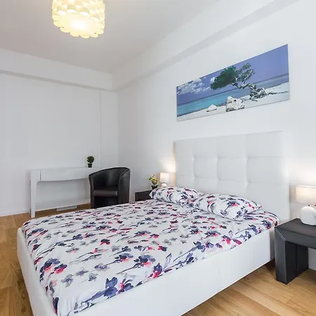 - Promenade Des Appartement *