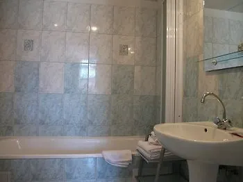 Ajoupa Hotel