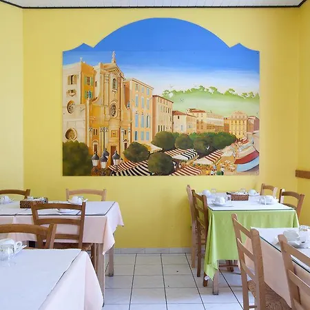 Amaryllis Hotel 3*