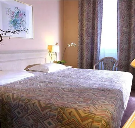 Hotel B4 Park