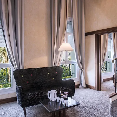 West End Promenade 4*