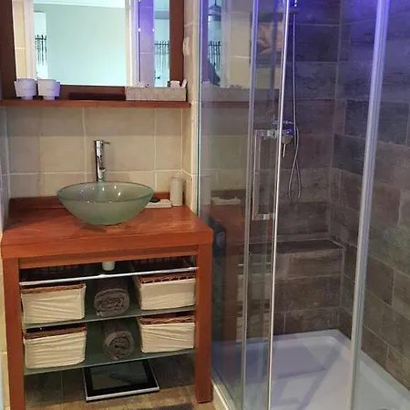 Luxurious In 450 M Of The Sea *