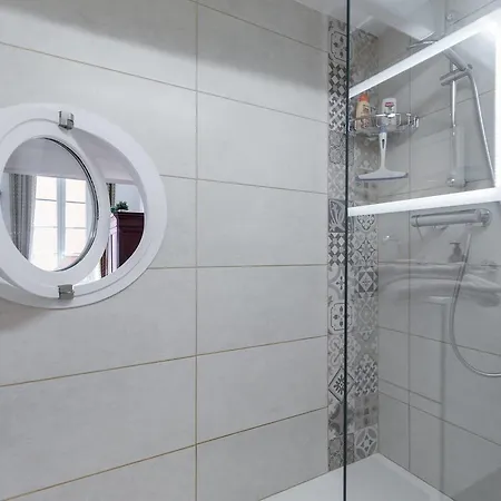 Apartment Barillerie - Loft Moderne, Face Mer, Vieux-nice. *