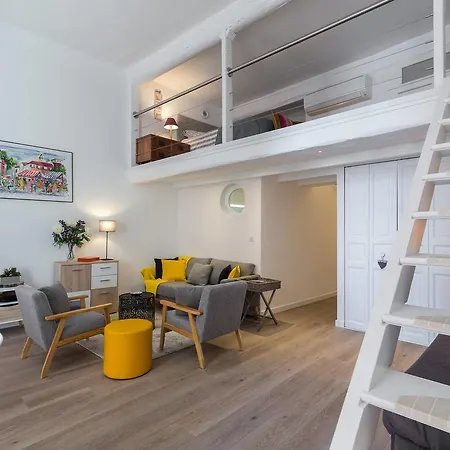 Apartment Barillerie - Loft Moderne, Face Mer, Vieux-nice. Nice