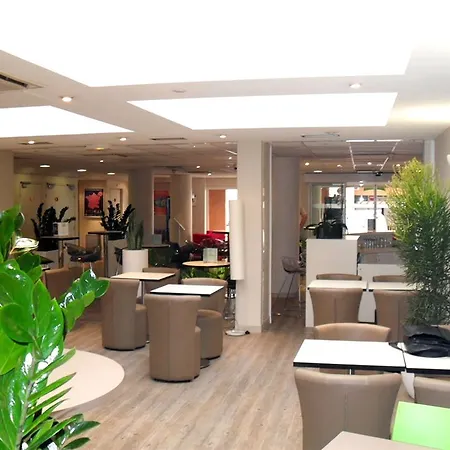 Ibis Styles Centre Port 3* Niza