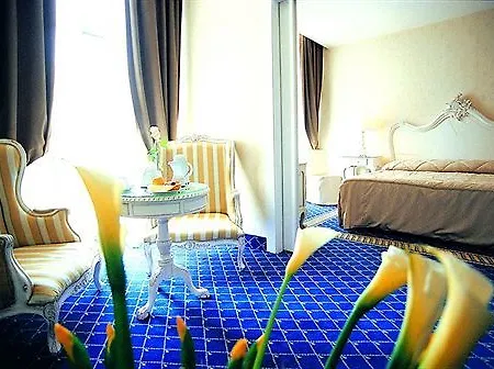Hotel B4 Park 4*
