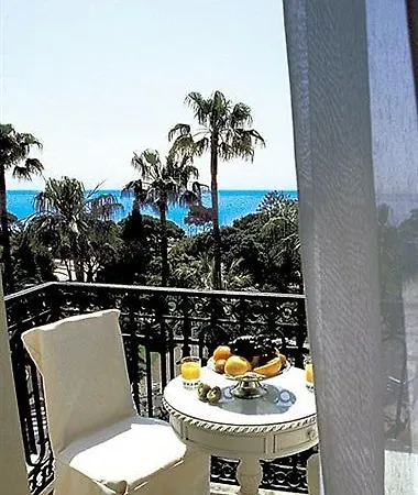 Hotel B4 Park 4*