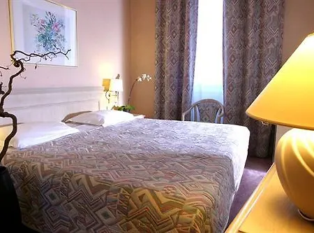 Hotel B4 Park 4*